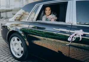 Luxury best wedding chauffeur hire in Melbourne – arrive in style on your special day.